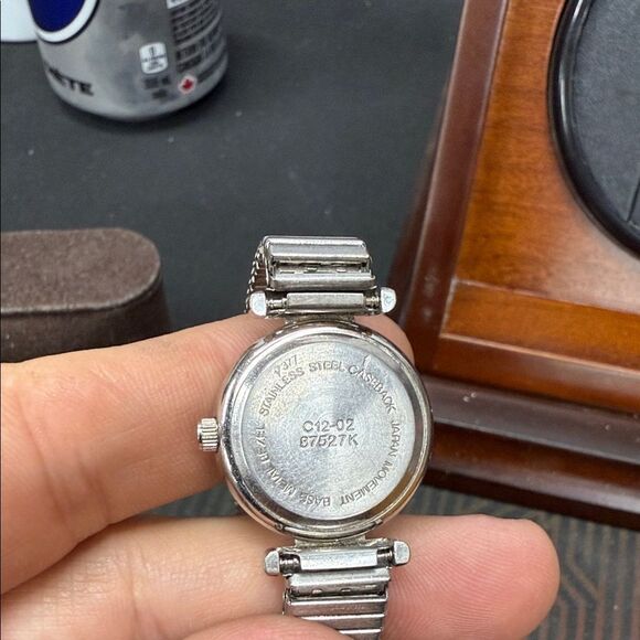 Silver Quartz Watch with Metal Band - Picture 2 of 2
